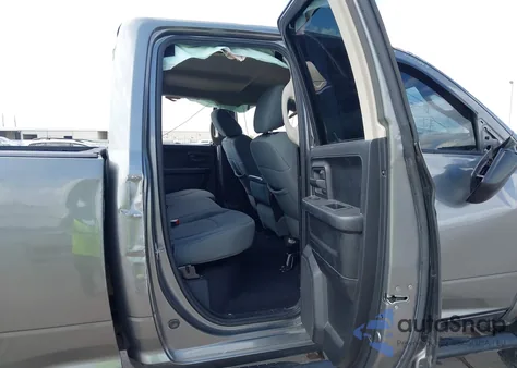 2013 Ram 1500 Express z USA, uszkodzony, nr VIN 1C6RR7FT2DS657956